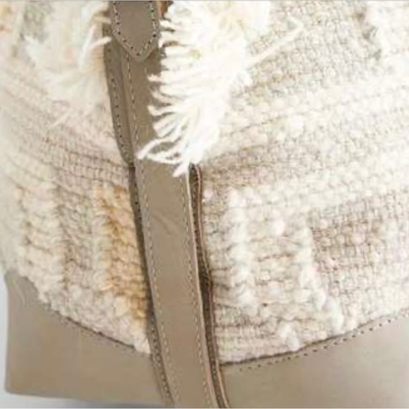 SOLD - ⭐️ HOST PICK!⭐️ Free People Weekender Getaway Tote in shade Ivory Coast - Picture 4 of 10